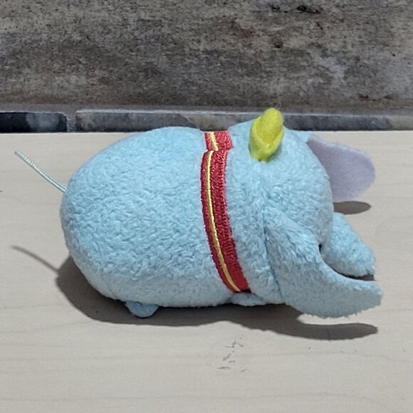 Disney Tsum Tsum Mini Dumbo Plush - Picture 5 of 9